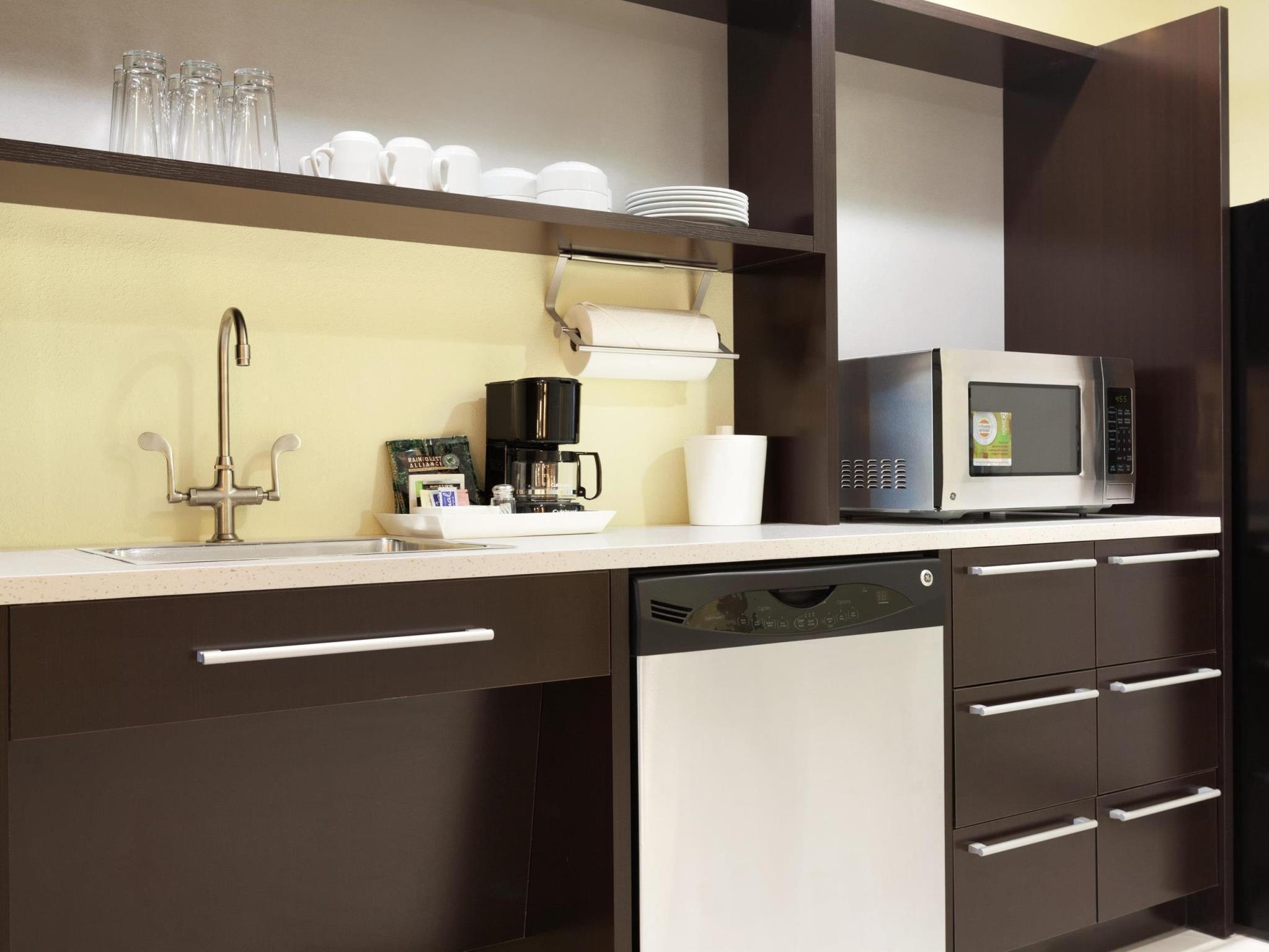 Home2 By Hilton Airport 3*