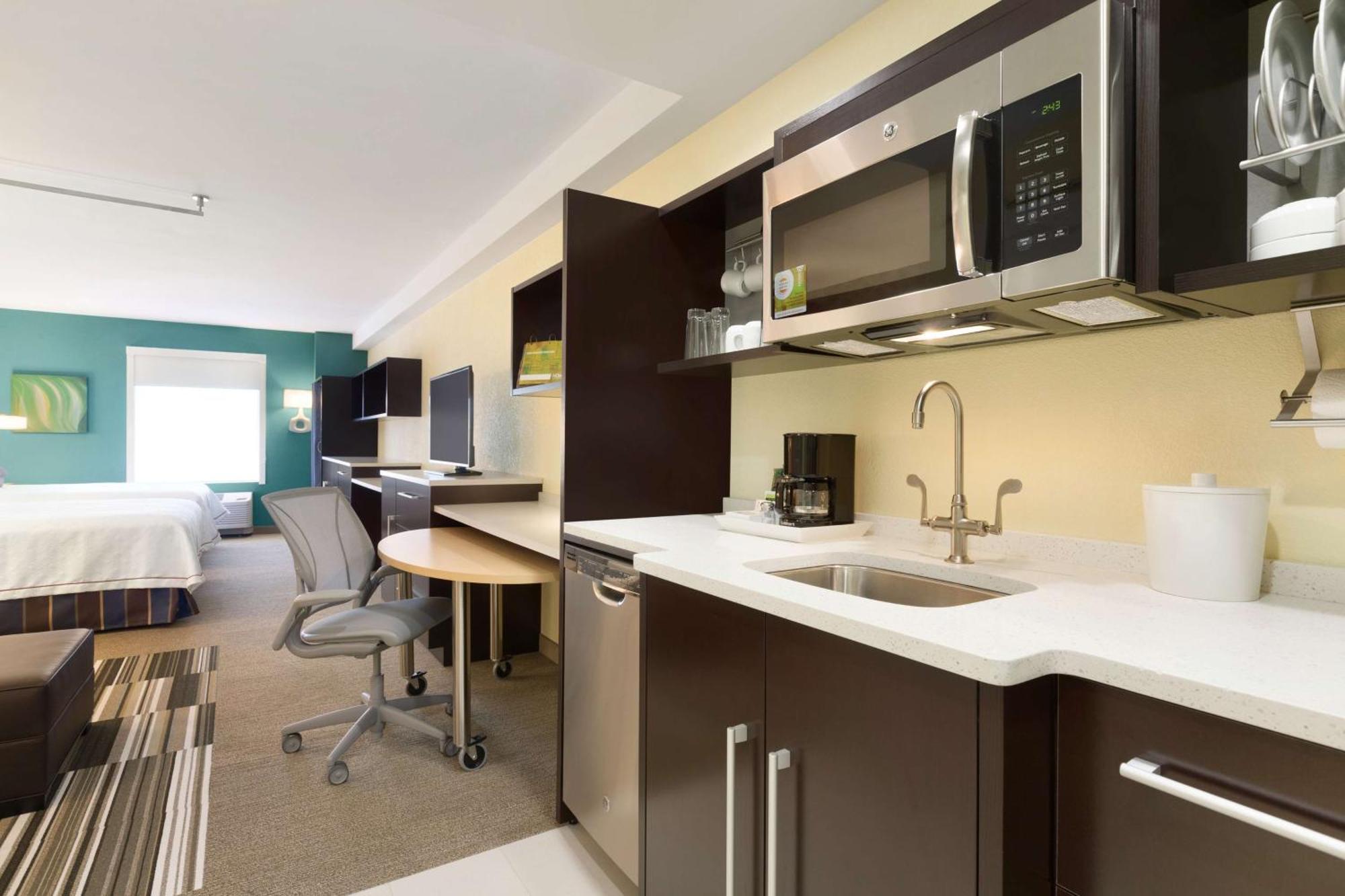 Home2 By Hilton Airport Hotel 3*